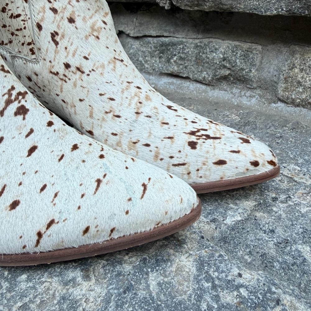 Lucky Brand Cream Ankle Boots with Brown Speckle - Picture 2 of 4